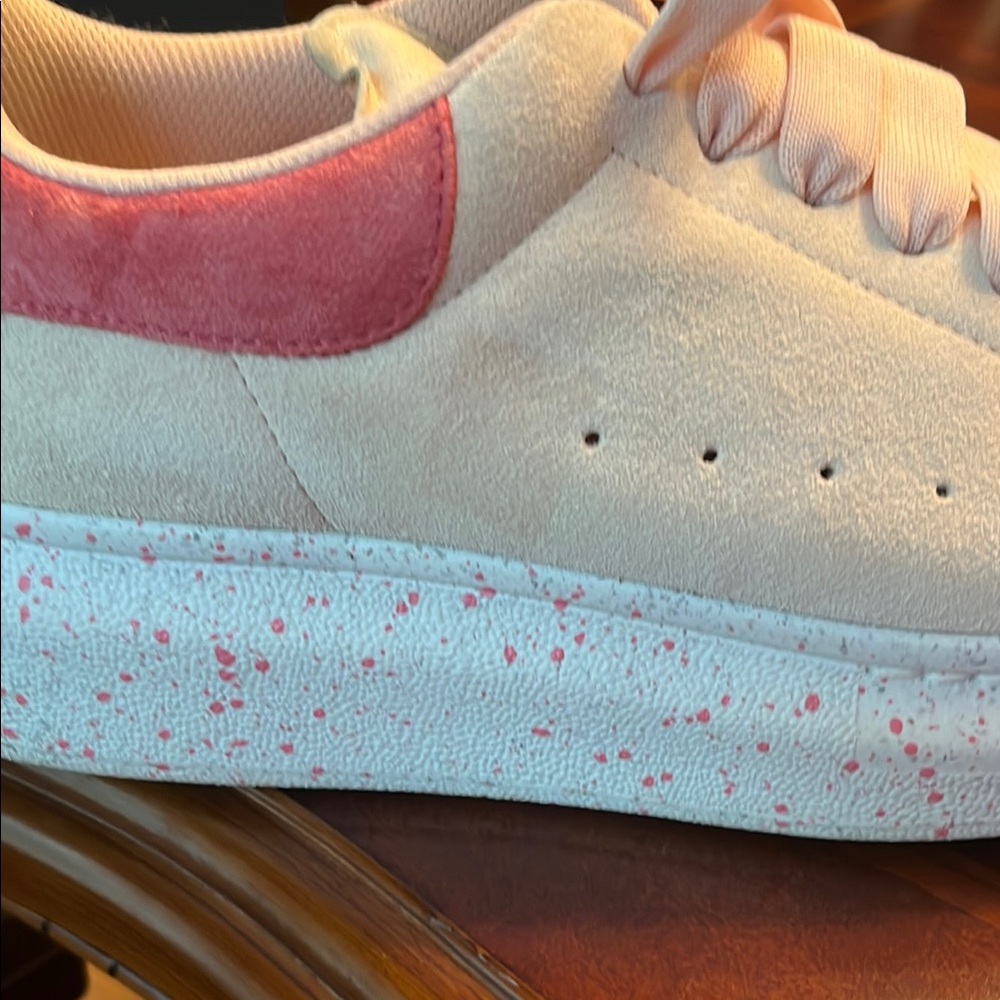 Alexander McQueen Women's Pink and Cream Sneakers - Picture 7 of 8